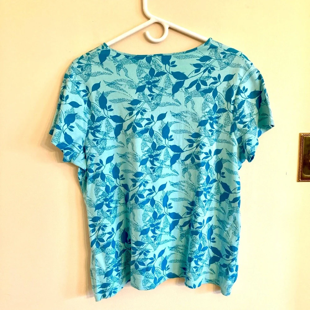 Women’s Tops Bundle - Picture 8 of 16